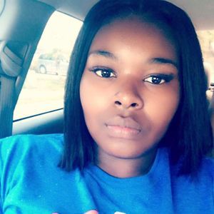 Meet your Posher, Monique